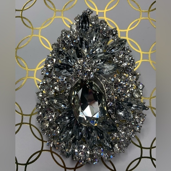 H) Bridal Tear Drop Rhinestone Crystal Pendant/Brooch - Picture 8 of 9